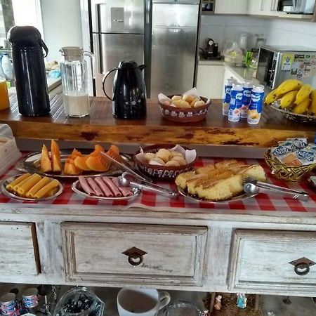 Pousada Casa Do Gustavo Гуаружа Екстериор снимка